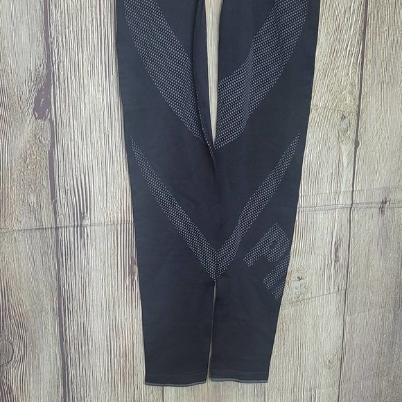 Victoria's Secret Pink Active Seamless Tight Legging Color Black Size Small NWT - Picture 3 of 7